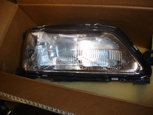 Peugeot 306 head light