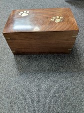 ROSEWOOD PET URN WITH 2 PAW