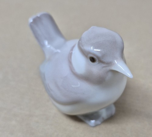 Lladro fledgling bird 1053 - lladro,