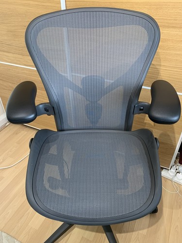 Herman miller aeron - aeron, size