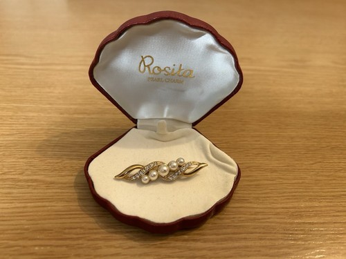 Rosita pearl brooch - rosita,