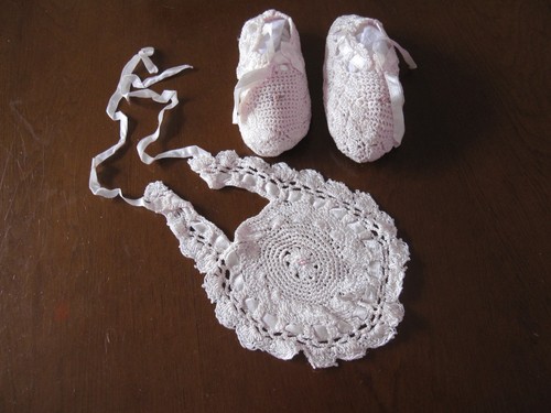 Vintage crochet baby - , bootees