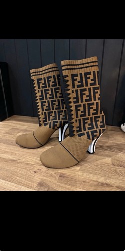 Fendi boots with motif pull - boots,