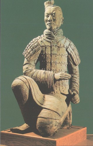 Kneeling terracotta archer - terracotta,