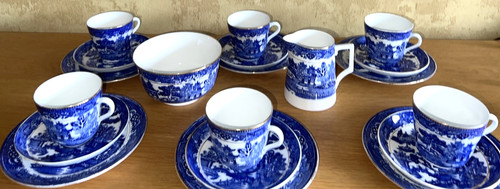 Vintage royal albert crown - royal,