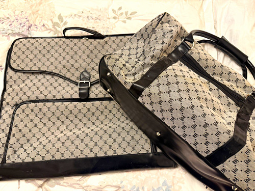 River island monogram - river,