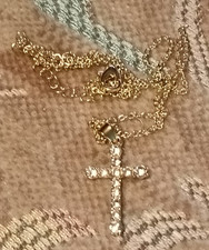 COSTUME JEWELLERY SMALL DIAMANTE CROSS NECKLACE CHAIN 48 CM INC EXTENDER