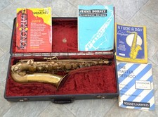Vintage Buescher Alto Sax Aristocrat c 1937  Ser no 281163 parts shown cased