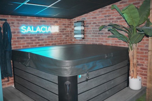 Hot tub heat - tub,