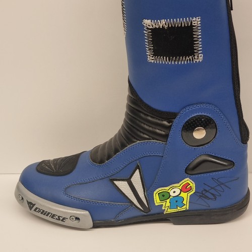 Valentino rossi hand - hand, signed