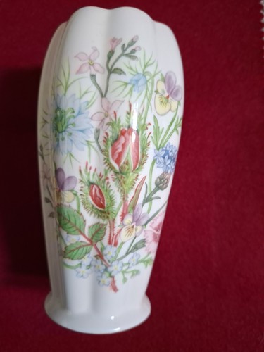Aynsley wild tudor vase - tudor,