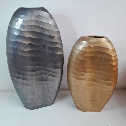 Pair wave design kelly - of,