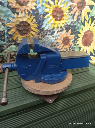 Record heavy duty bench - no,