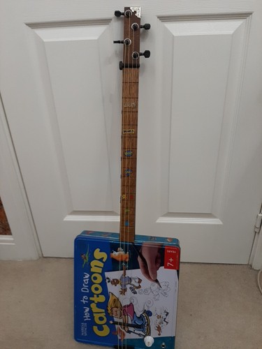 Cigar box guitar - box,