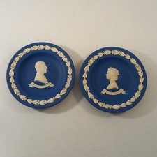 Wedgwood Silver Jubilee Plates
