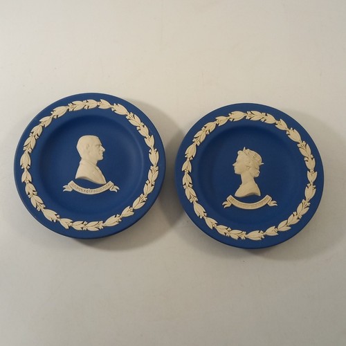 Wedgwood silver jubilee plates - wedgwood,
