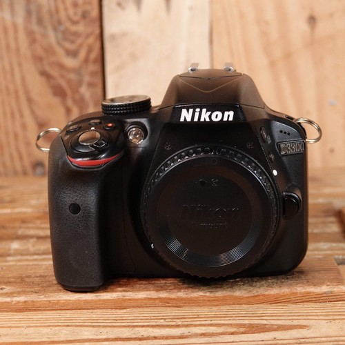 Used nikon d3300 dslr - used, camera