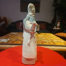 Vintage Lladro - Girl with