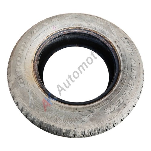Part worn tyre - worn, 255