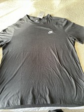 black Nike Sportswear Club