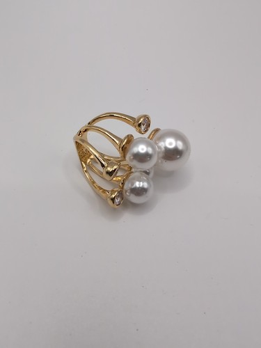 Gold tone chunky faux pearl - faux,