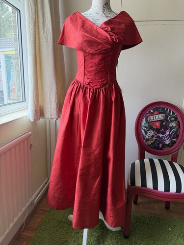 Vintage laura ashley 100 silk - laura,