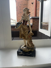 VINTAGE SIMONELLI DEPOSE ITALY FIGURINE GIRL WITH FISH BASKET ON CARRARA MARBLE