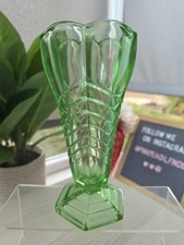Vintage Davidson Bright Green Glass Art Deco Chevron Vase Hexagonal Foot 