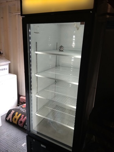 Single glass door - single,