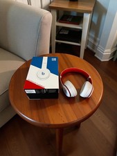 Beats Solo3 Wireless Headphones – Club Collection – Excellent Condition – Boxed