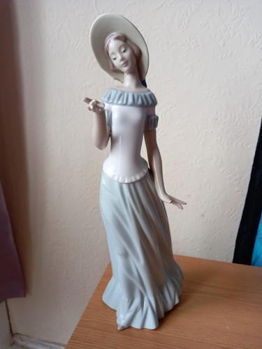 Nao lladro elegance - 2,