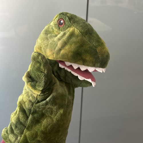 The puppet company dinosaur - the,
