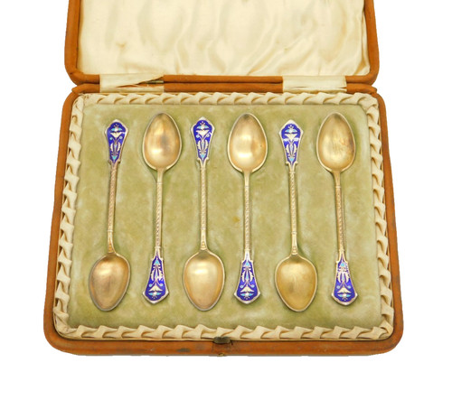 Boxed victorian set - boxed,