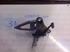 HONDA CB125R - 2018 - 2025- LEFT FOOTREST HANGAR AND PEG