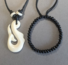 Maori Fish Hook Whale Tail Carved Tribal Authentic style Pendant Black Wood Bead