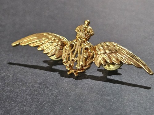 Vintage gold tone royal - vintage,