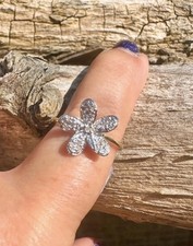 Gemporia New 1/10ct Flower