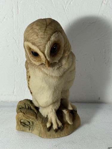 Vintage barn owl figurine - barn,