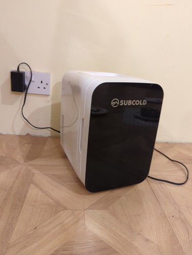 Ultra mini fridge volume - volume, 6l
