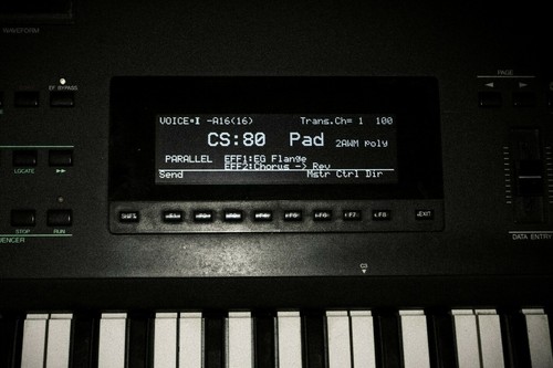 Yamaha 99 custom - sy-77,