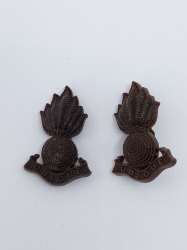 Royal artillery collar badges - royal,