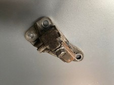 Driveshaft bracket for half