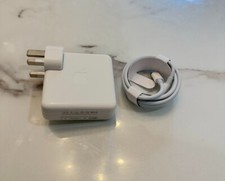 Genuine Apple 61W USB-C Macbook Pro & Air Power Adapter Charger With Cable A1947