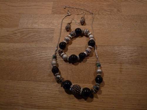 Costume jewelry matching - -,