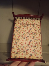 Dolls House Double Bed Spindle Head + Foot Board Floral Mattress 1:12 Scale