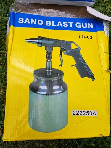 Sand blast gun - sand,