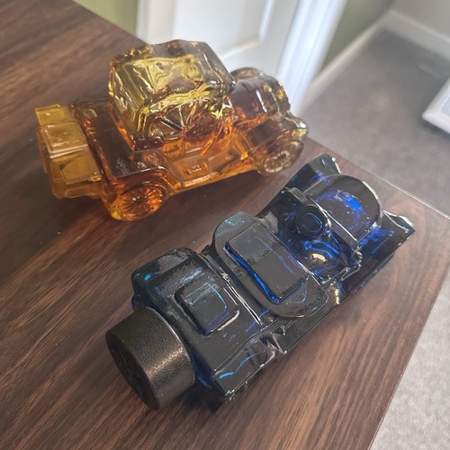 Avon collectible glass car - 2,