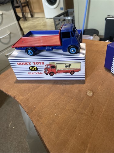 Dinky atlas toys guy - guy, van