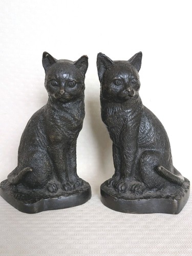 Vintage pair cast - of,