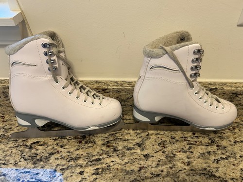 Jackson figure skates - figure,